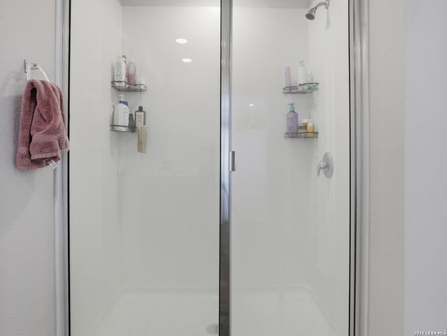 185 Gerasa Dr, Uhland, TX 78640