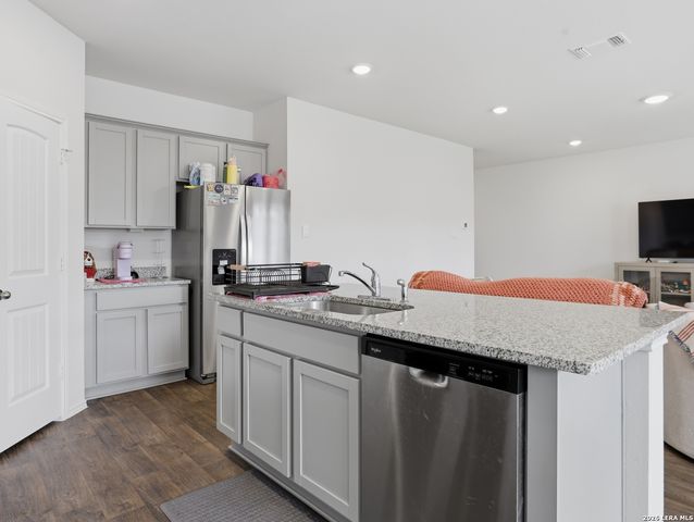 185 Gerasa Dr, Uhland, TX 78640