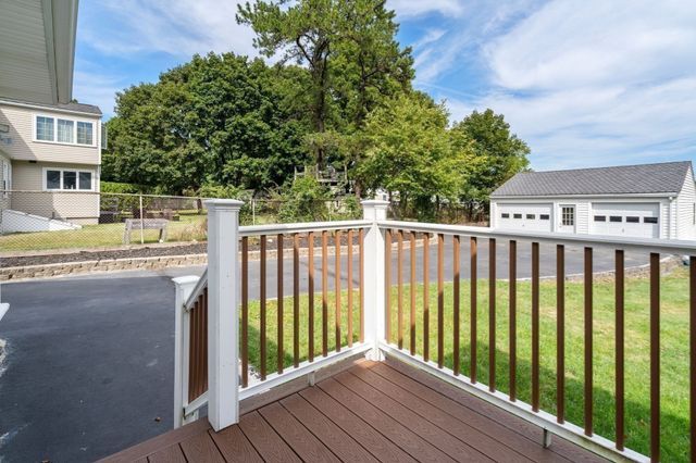 31 Leary St, Wayland, MA 01778