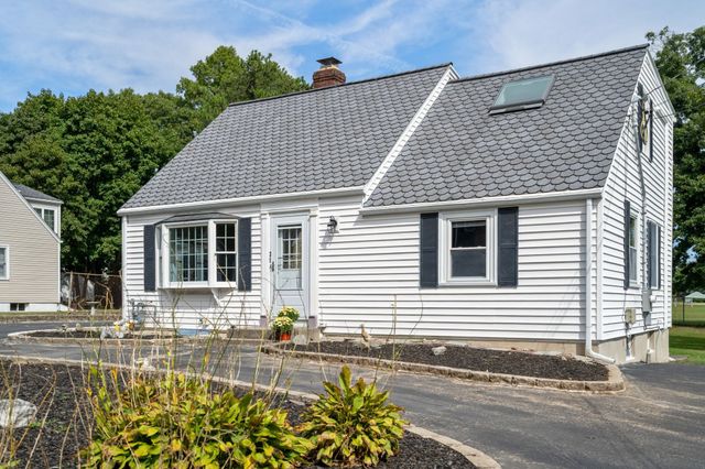 31 Leary St, Wayland, MA 01778