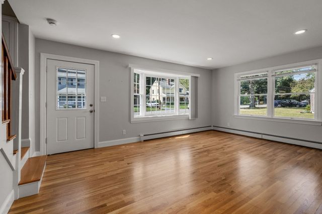31 Leary St, Wayland, MA 01778