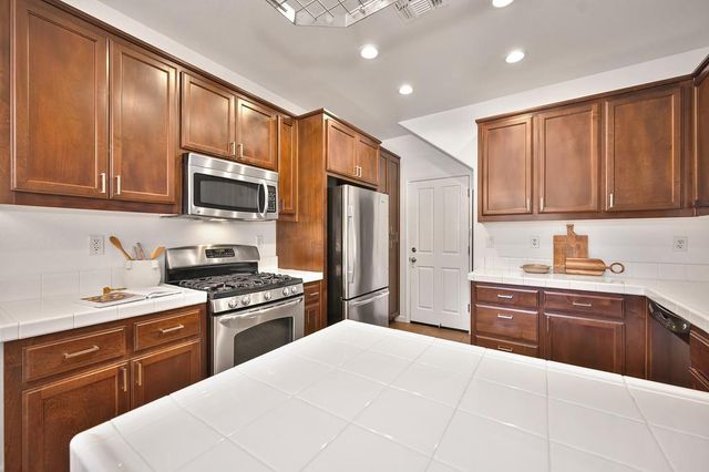 817 Sinter Ln, West Sacramento, CA 95691