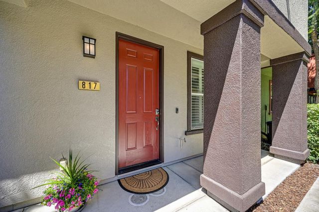817 Sinter Ln, West Sacramento, CA 95691
