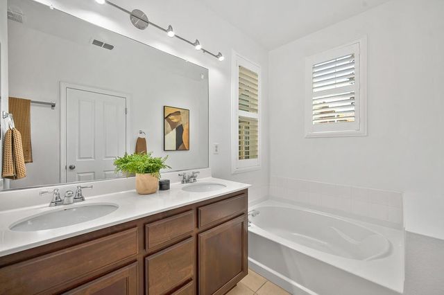 817 Sinter Ln, West Sacramento, CA 95691