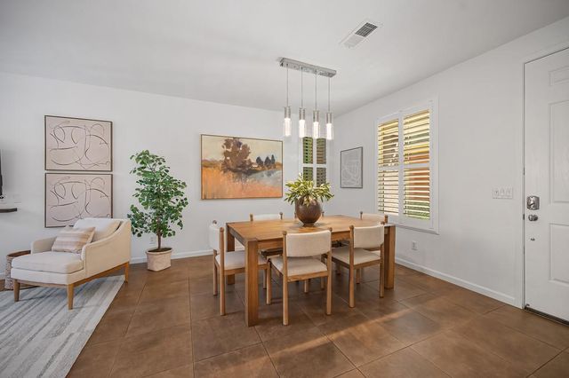 817 Sinter Ln, West Sacramento, CA 95691