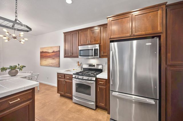 817 Sinter Ln, West Sacramento, CA 95691