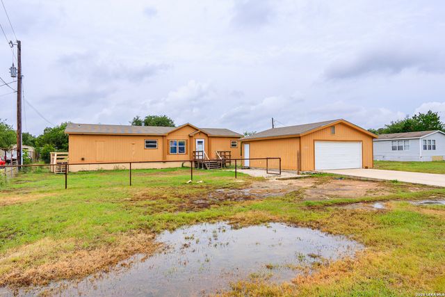 5004 Apache Moon, Spring Branch, TX 78070