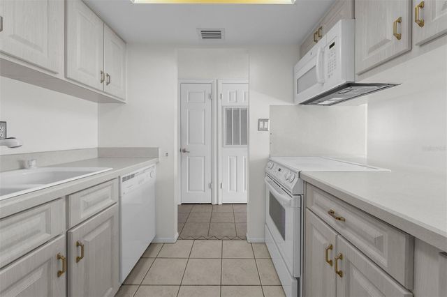 1935 CONWAY ROAD R3, Orlando, FL 32812