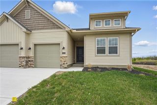 27301 E Acacia Drive, Lee's Summit, MO 64086
