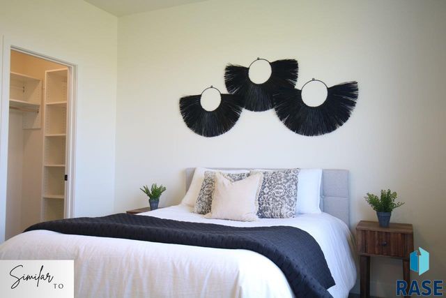 205 Plainside Ave Avenue, Harrisburg, SD 57032