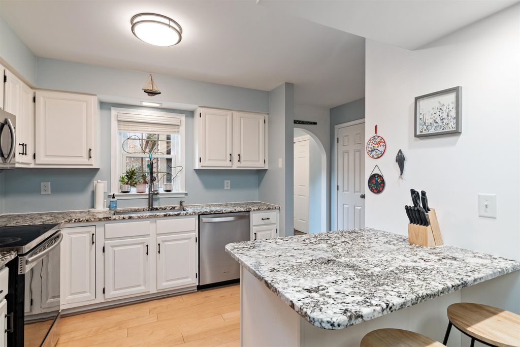 172 Woodbine by the Lake # 3, Colchester (colchester), VT 05446