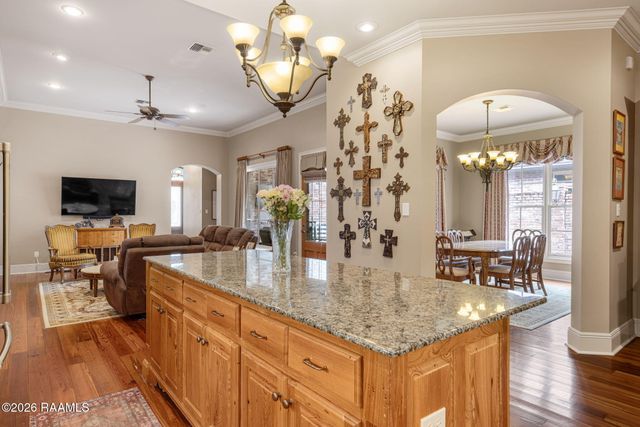 127 Woodsboro Drive, Lafayette, LA 70508