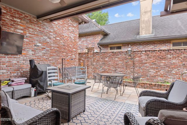 127 Woodsboro Drive, Lafayette, LA 70508
