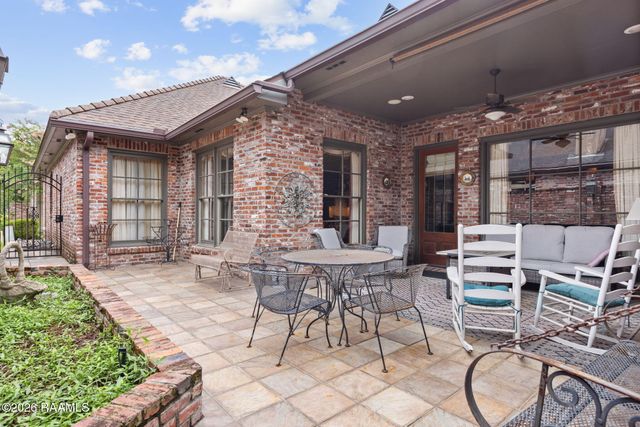 127 Woodsboro Drive, Lafayette, LA 70508