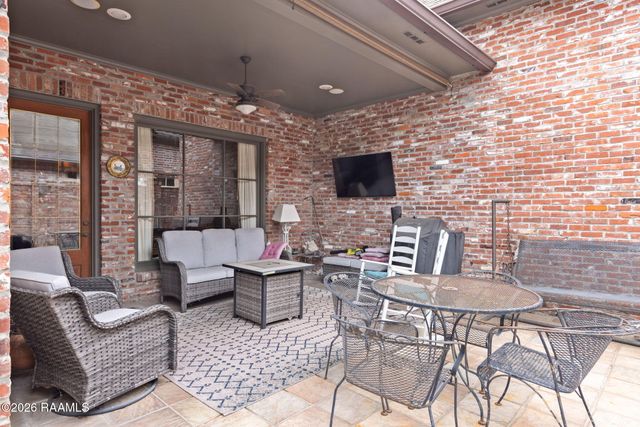 127 Woodsboro Drive, Lafayette, LA 70508