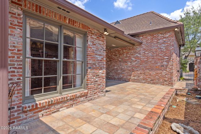 127 Woodsboro Drive, Lafayette, LA 70508