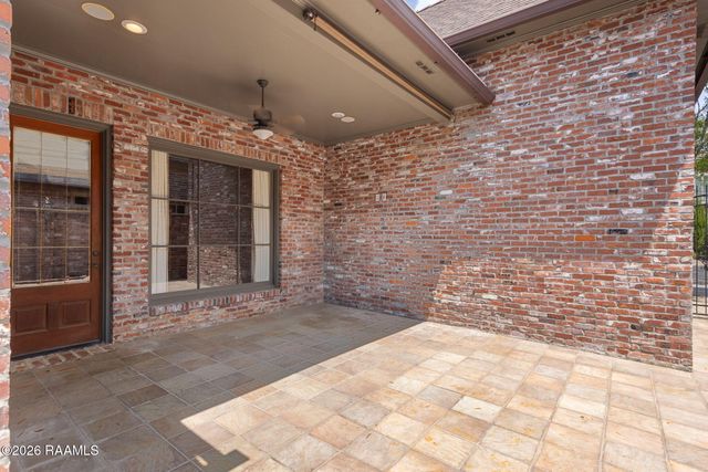 127 Woodsboro Drive, Lafayette, LA 70508