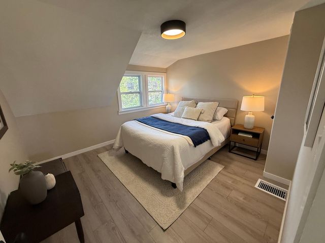 1603 Hudson Road, Saint Paul, MN 55106