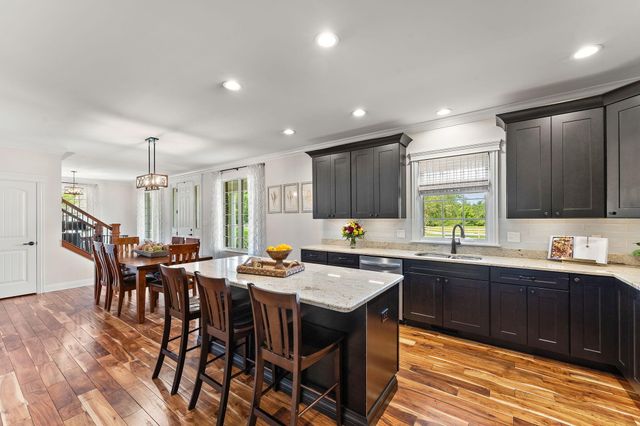 1040 Kilarney Road, Chesterton, IN 46304