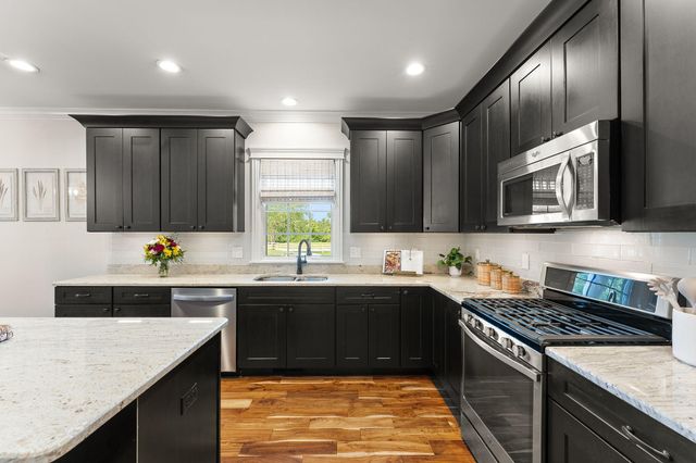 1040 Kilarney Road, Chesterton, IN 46304