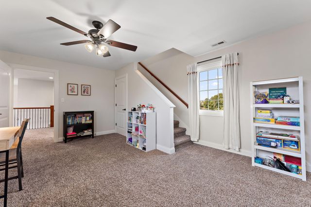 1040 Kilarney Road, Chesterton, IN 46304