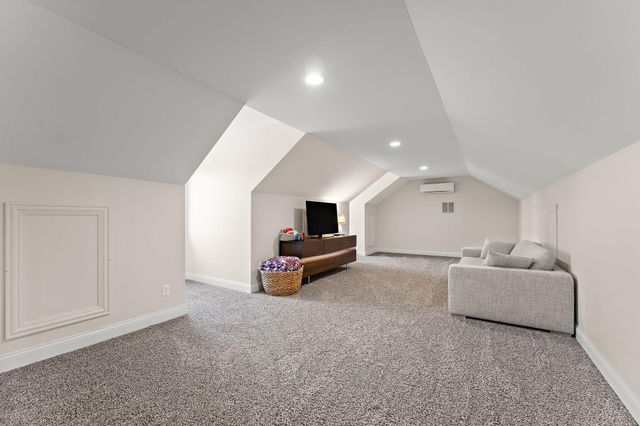 1040 Kilarney Road, Chesterton, IN 46304