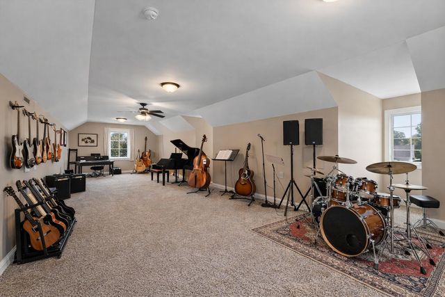 1040 Kilarney Road, Chesterton, IN 46304