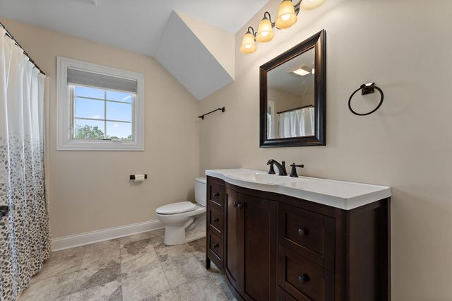 1040 Kilarney Road, Chesterton, IN 46304