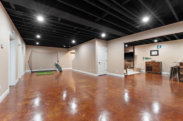 1040 Kilarney Road, Chesterton, IN 46304