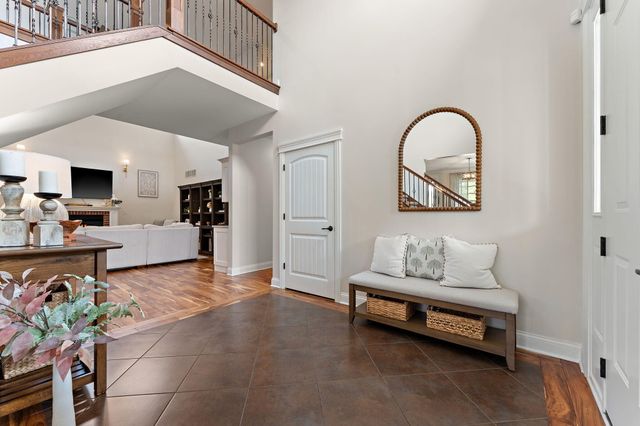 1040 Kilarney Road, Chesterton, IN 46304