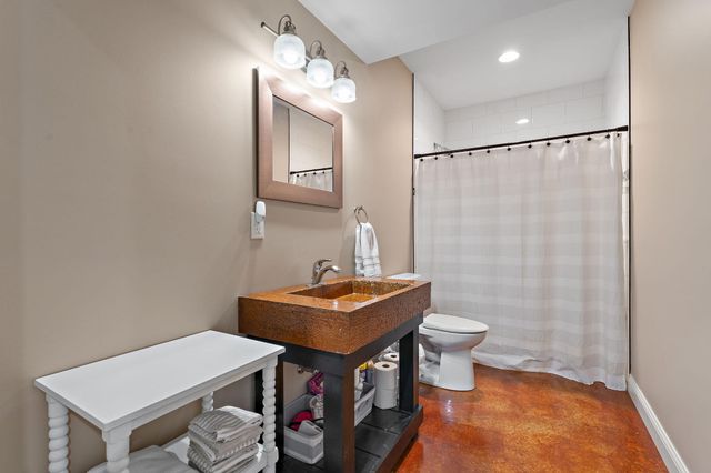 1040 Kilarney Road, Chesterton, IN 46304