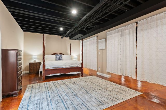 1040 Kilarney Road, Chesterton, IN 46304