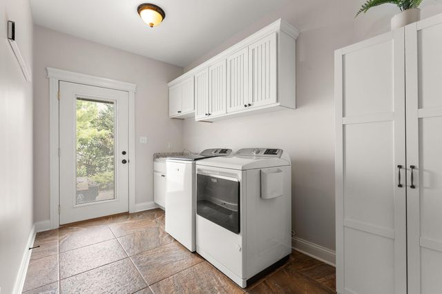 1040 Kilarney Road, Chesterton, IN 46304