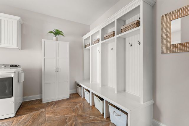 1040 Kilarney Road, Chesterton, IN 46304