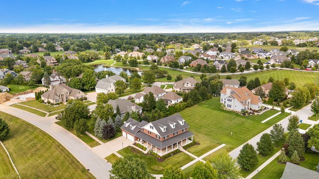 1040 Kilarney Road, Chesterton, IN 46304