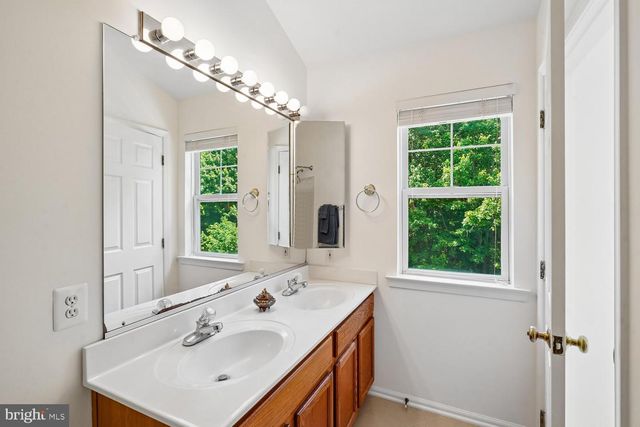 43131 HUNTSMAN SQ, Broadlands, VA 20148