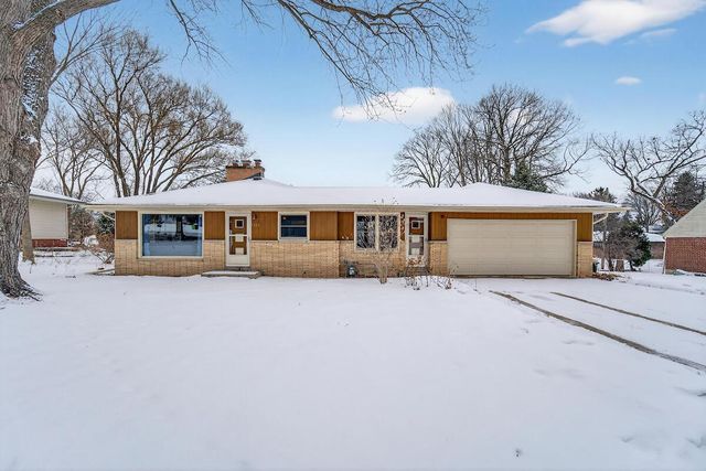 1150 Parkway DRIVE, Brookfield, WI 53005