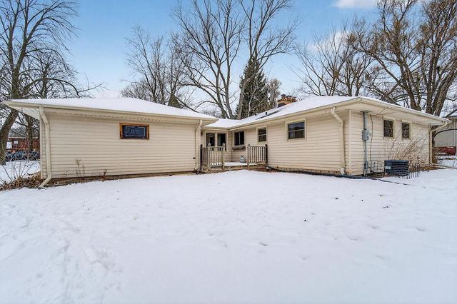1150 Parkway DRIVE, Brookfield, WI 53005