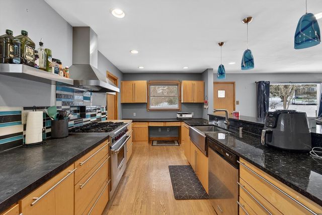 1150 Parkway DRIVE, Brookfield, WI 53005