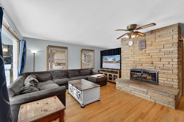 1150 Parkway DRIVE, Brookfield, WI 53005