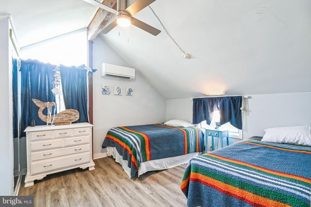 3 W 12 ST, Barnegat Light, NJ 08006