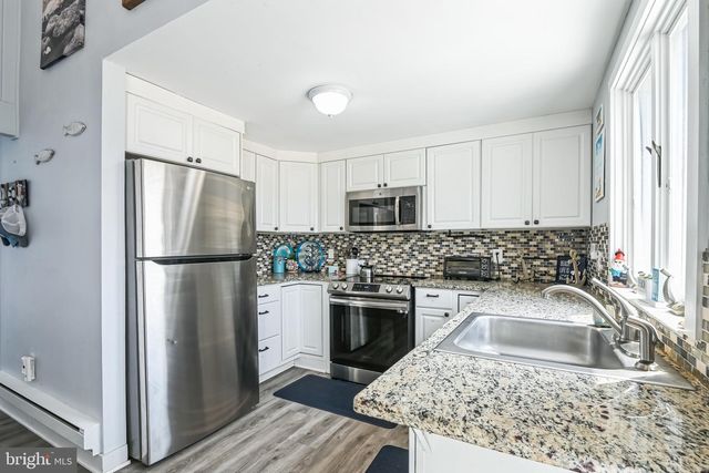 3 W 12 ST, Barnegat Light, NJ 08006