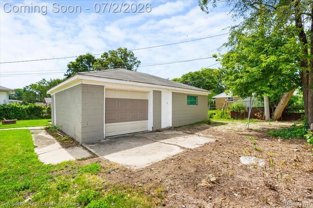 22306 Rosedale Street, St. Clair Shores, MI 48080