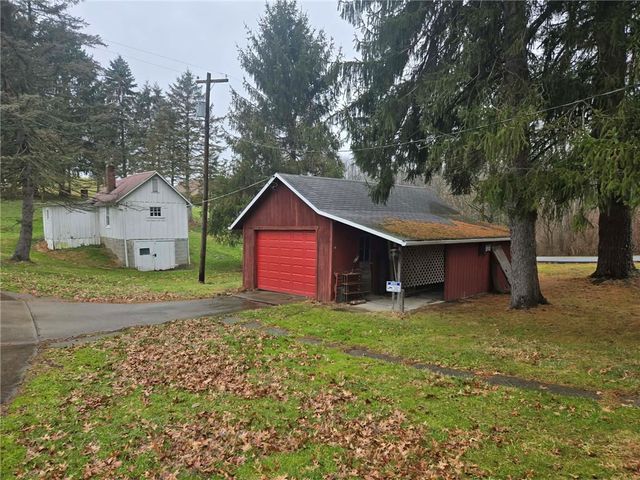 235 Hinchberger Rd, Summit Twp, PA 16002