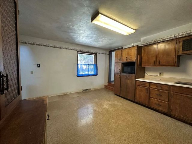 235 Hinchberger Rd, Summit Twp, PA 16002