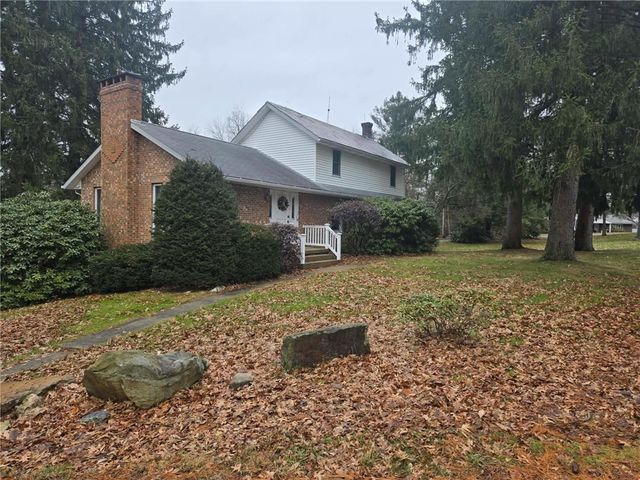 235 Hinchberger Rd, Summit Twp, PA 16002