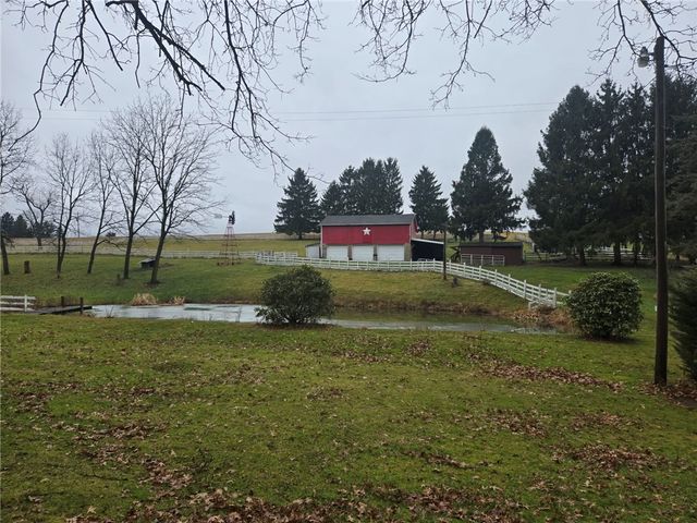 235 Hinchberger Rd, Summit Twp, PA 16002