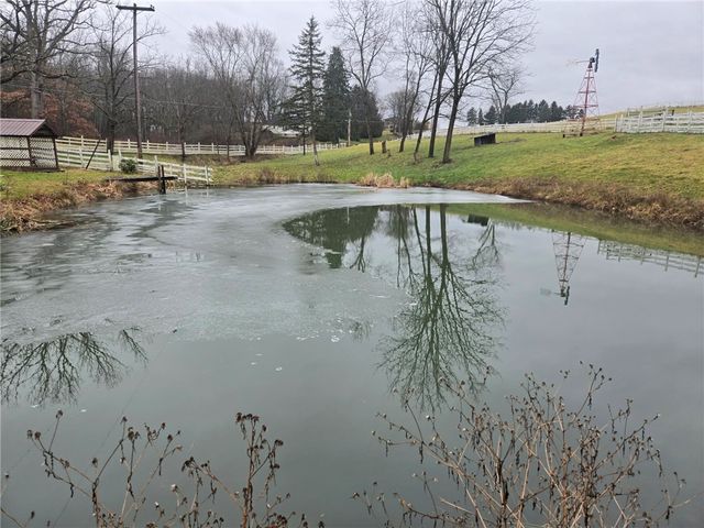 235 Hinchberger Rd, Summit Twp, PA 16002