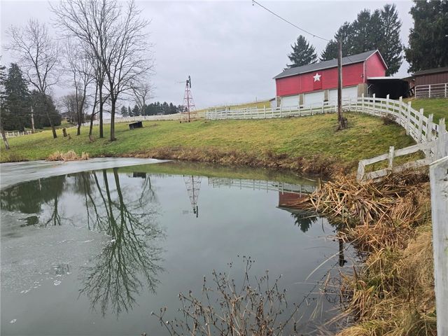 235 Hinchberger Rd, Summit Twp, PA 16002