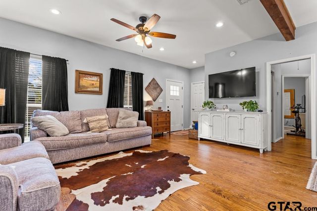 100 Gregg Street, Mt Vernon, TX 75457